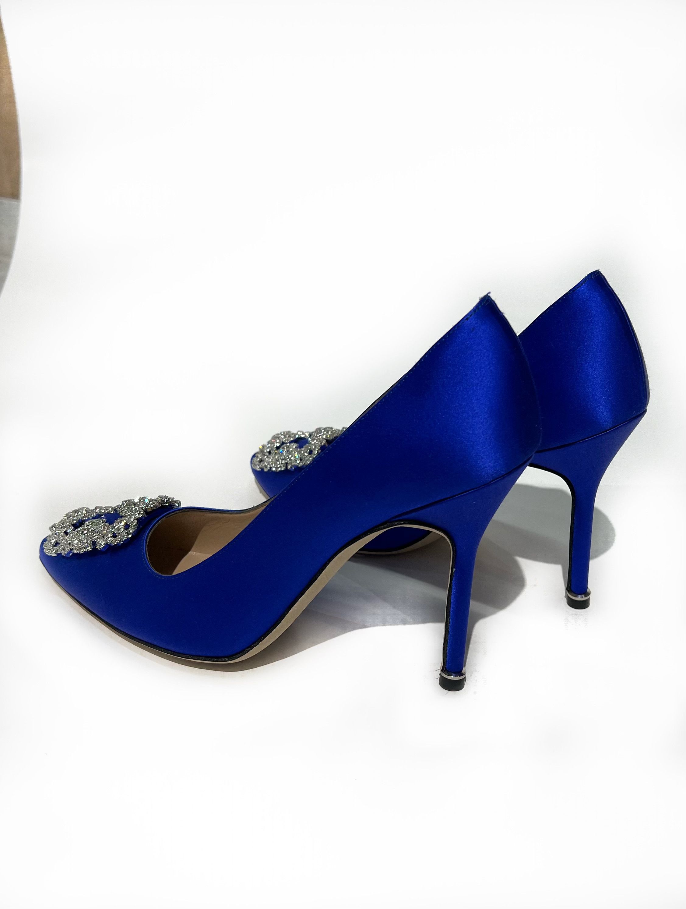 Manolo Blahnik Hangisi heels Size US 8.5 / IT 38.5 - 3 Thumbnail