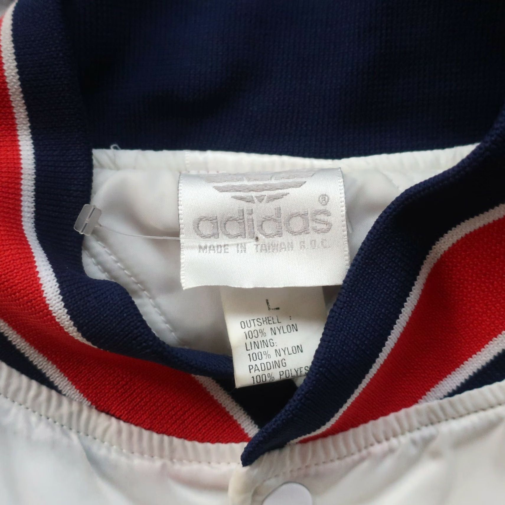 Adidas Vintage Adidas Big Logo Satin Jacket Men Large White Red 80s Varsity Brand Logo 80s Size US L / EU 52-54 / 3 - 4 Thumbnail
