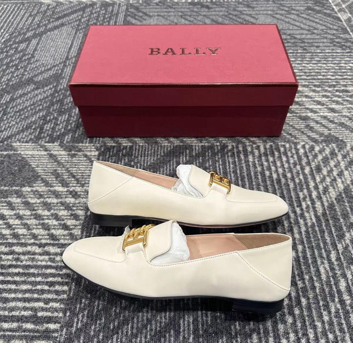 Bally Bally Ellah Flat Loafers J42 Size US 6 / IT 36 - 4 Thumbnail