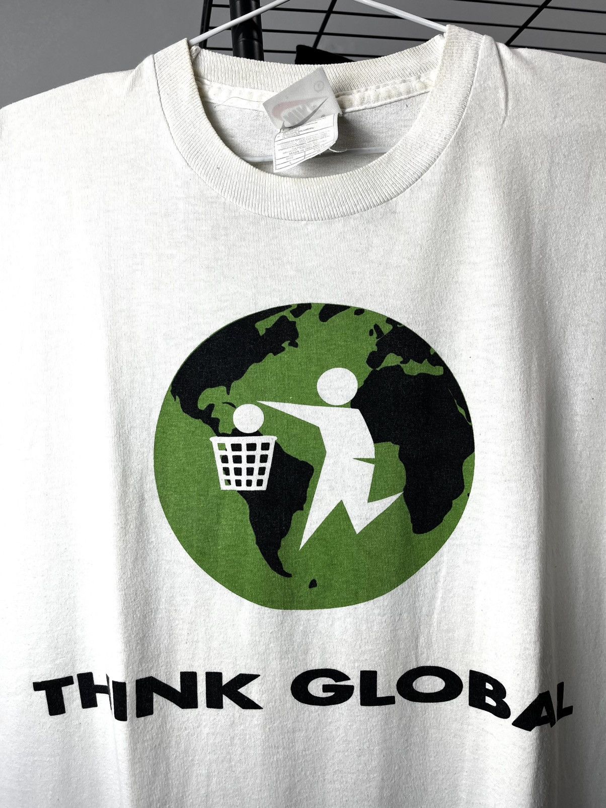 Nike Rare Vintage Nike Think Global Anti Trash Policy T Shirt Size US L / EU 52-54 / 3 - 3 Thumbnail