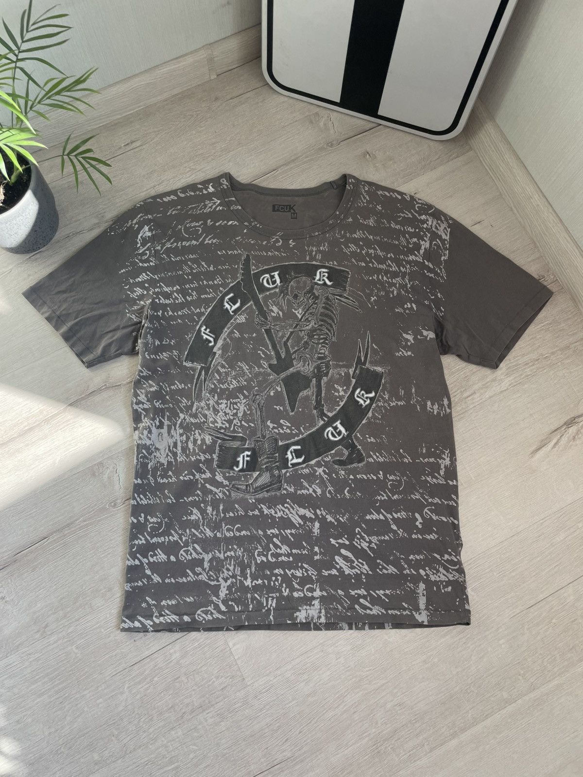 FCUK × Japanese Brand Vintage Y2k Fcuk T-shirt Over Print 2000s Big Logo Size US M / EU 48-50 / 2 - 4 Thumbnail