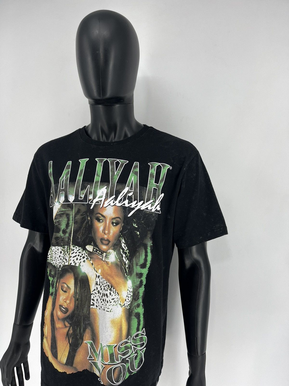 Band Tees × Rap Tees Vintage Aaliyah Graphic Big Logo Girl Rap band tee Size US L / EU 52-54 / 3 - 4 Thumbnail
