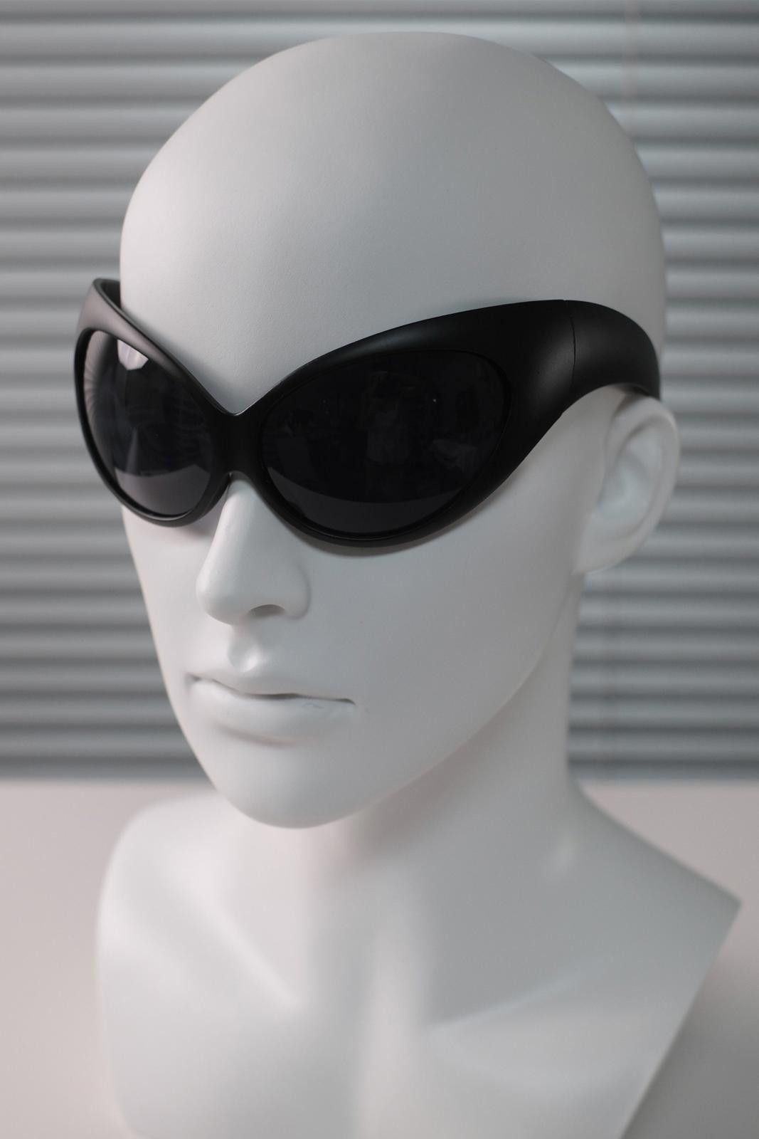 Other Y2k Vtg Avant Garde Warp Around Black Sunglasses Unisex OS Size ONE SIZE - 1 Thumbnail