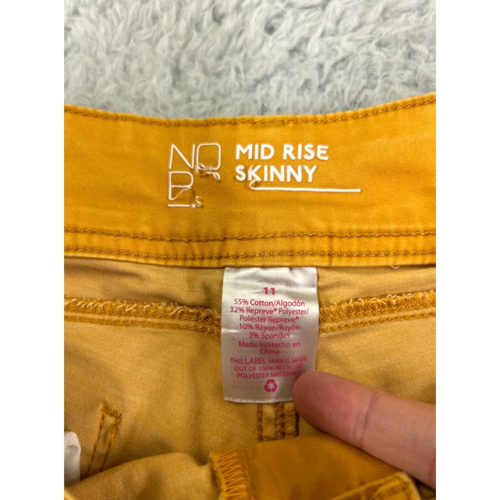Vintage No Boundaries Jeans Women Denim 5-Pocket Straight Leg Mid Rise 28x27 Yellow Adult Regular 28in 11 90s Cowboy Southwestern Mens Womens Girls? Size 32" / US 10 / IT 46 - 6 Thumbnail