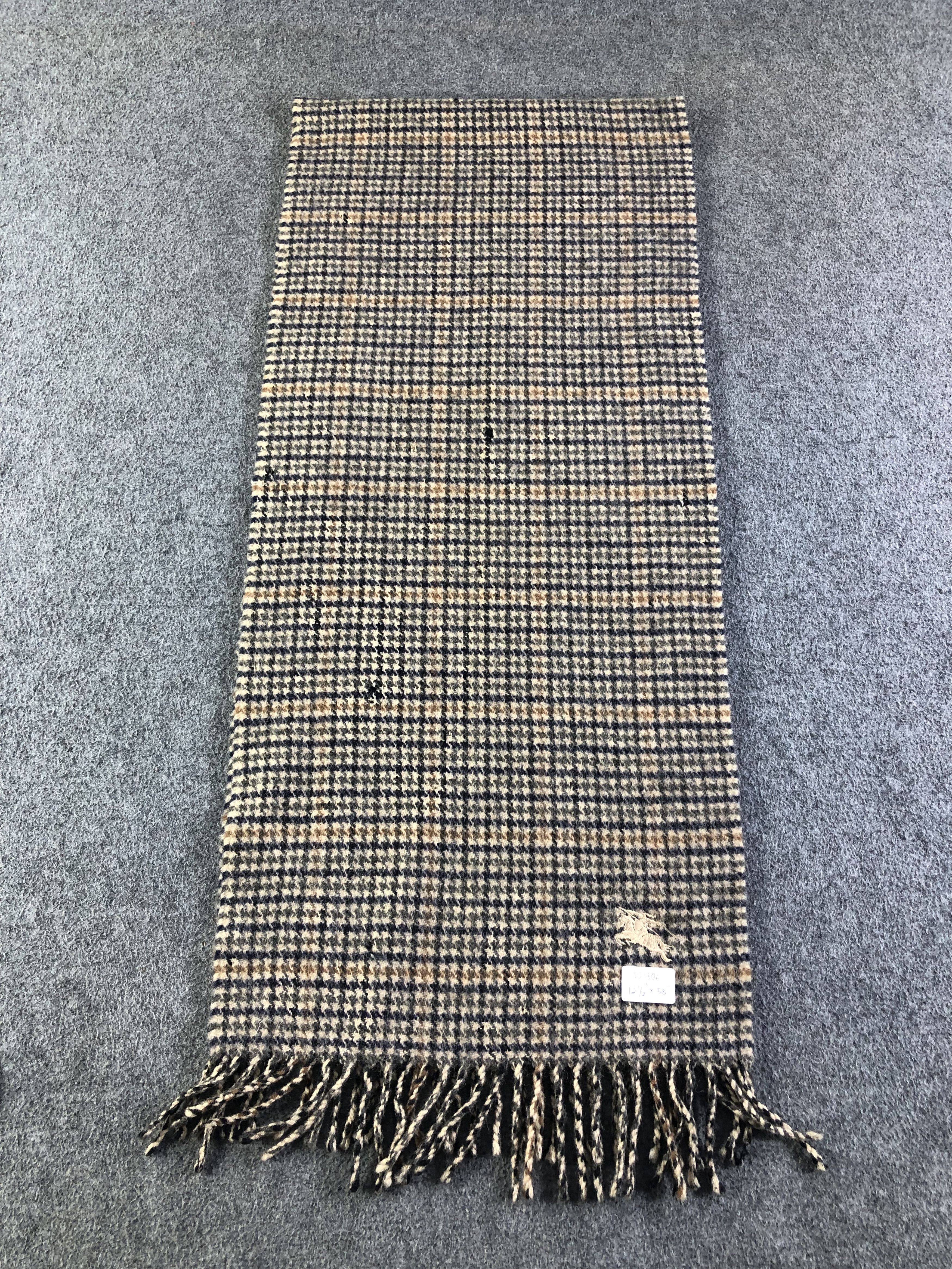 Burberry Burberry Wool Scarf / Muffler / Neckwear SS1306 Size ONE SIZE - 2 Thumbnail