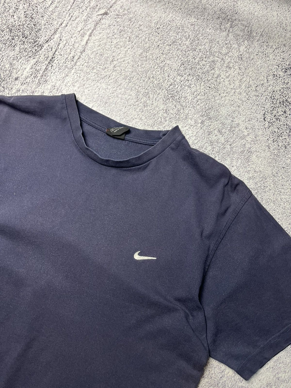 Nike Vintage THRASHED Nike Distressed Tee Shirt Mini Check Size US XL / EU 56 / 4 - 6 Thumbnail
