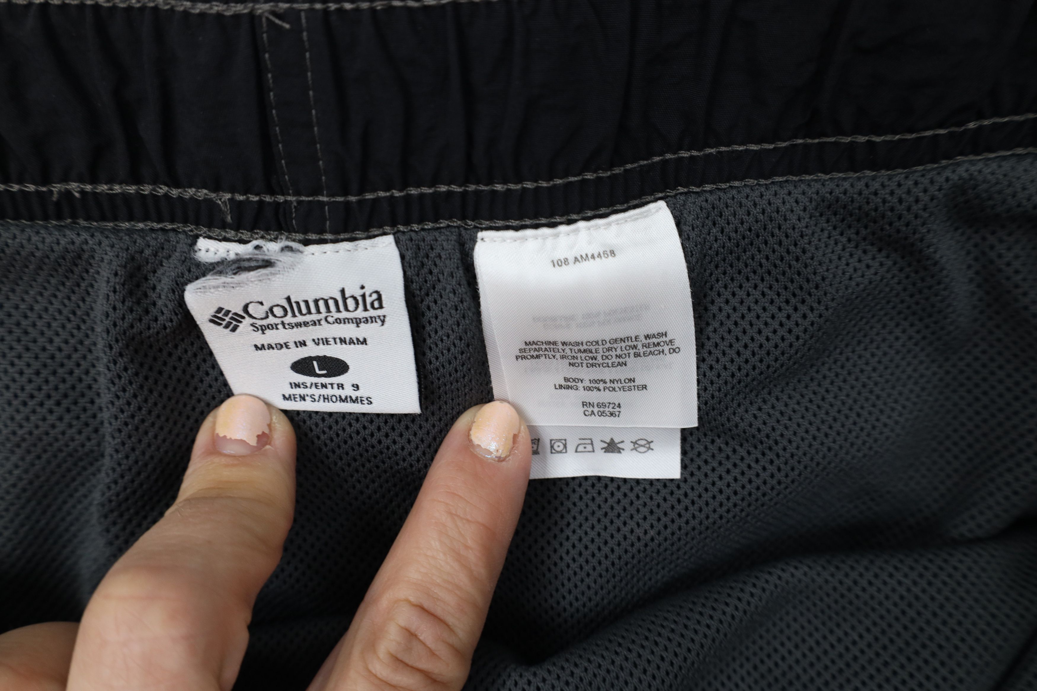Columbia Vintage Columbia Belted Lined Trekking Cargo Shorts Black Size US 34 / EU 50 - 7 Thumbnail