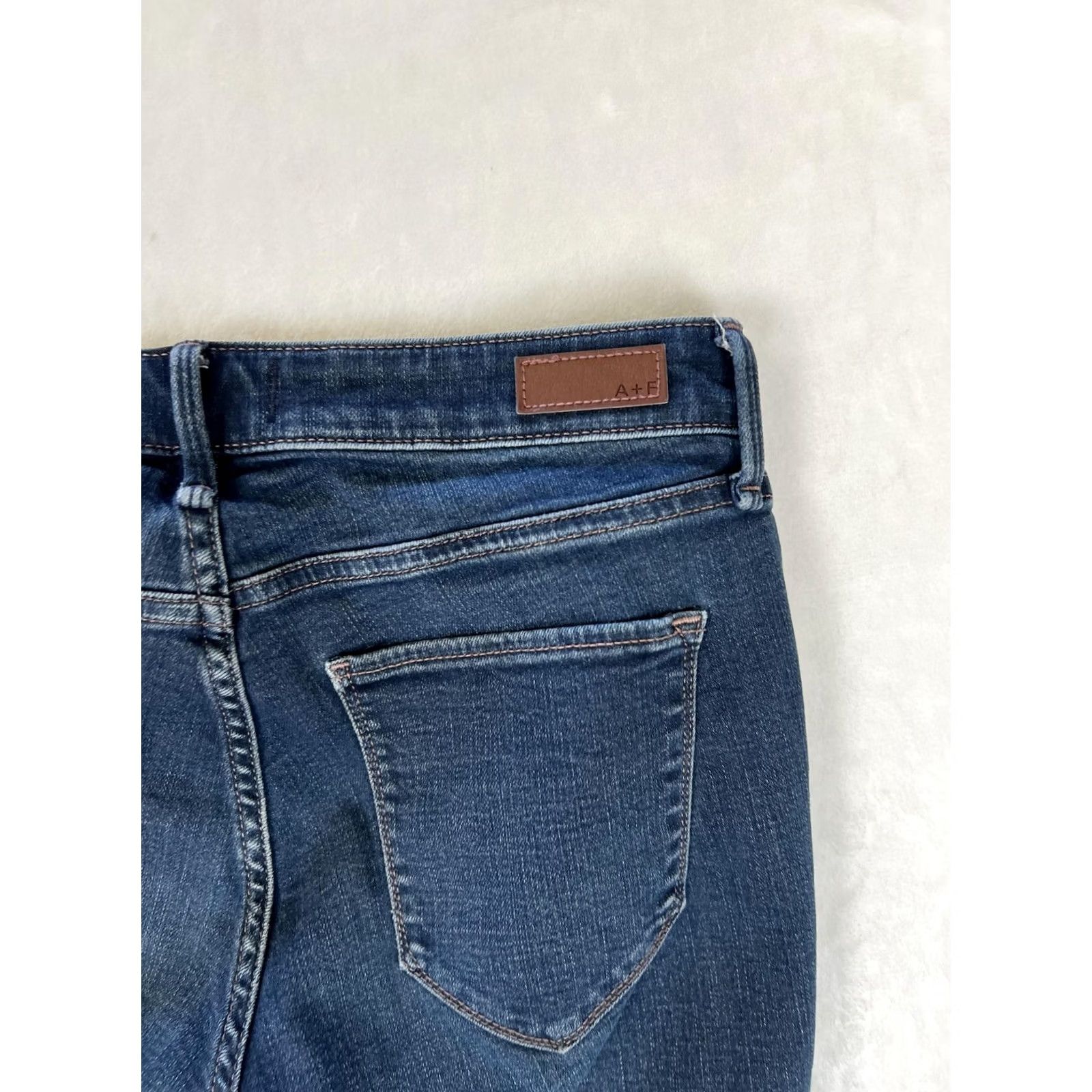 Abercrombie & Fitch Abercrombie & Fitch Harper Super Skinny Jeans Women's 4S Dark Wash Denim Blue Skinny Jeans 5-Pocket Stretch Denim Logo Zipper Button XS? Size 27" / US 4 / IT 40 - 6 Thumbnail