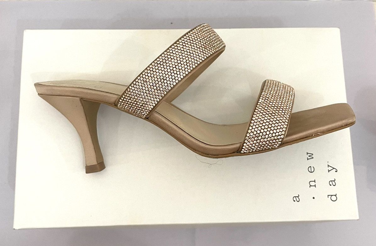 Vince Camuto Elegant Gold Heeled Sandals Size US 8 / IT 38 - 4 Thumbnail