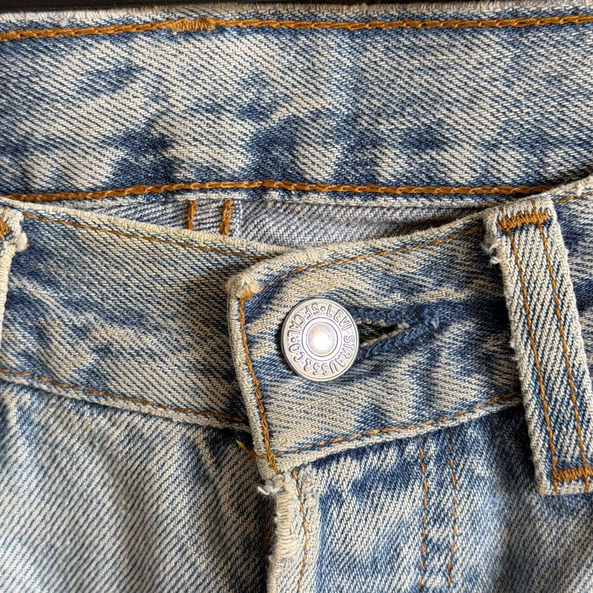 Levi's Vintage Levis Light Wash Thrashed Repair Denim Size US 29 - 6 Thumbnail