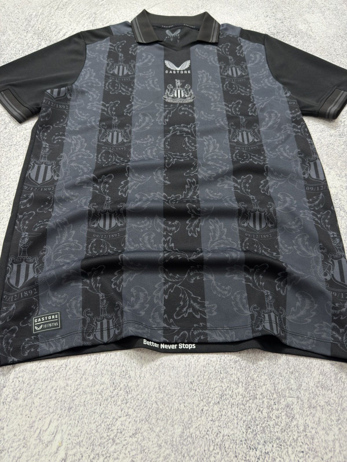 Castore CASTORE NEWCASTLE UNITED 130th ANNIVERSARY 2022 JERSEY SHIRT Size US M / EU 48-50 / 2 - 3 Thumbnail