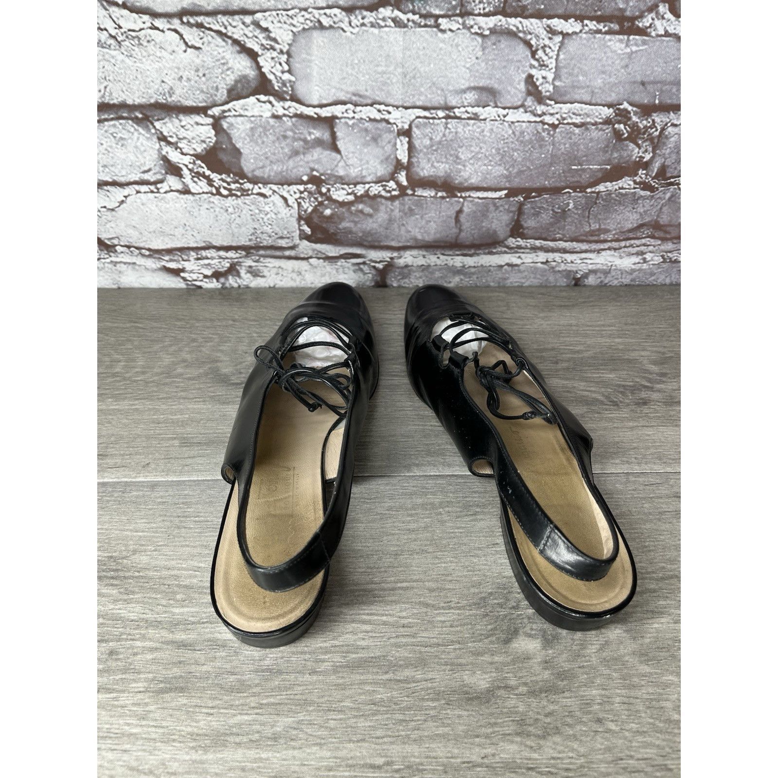 Salvatore Ferragamo Salvatore Ferragamo Boutique Black Patent Leather Pumps Shoe Size US 9 / IT 39 - 13 Thumbnail