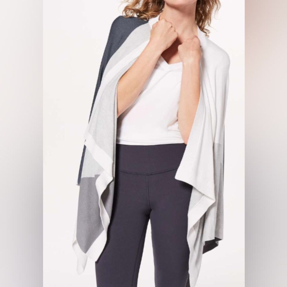 Lululemon Lululemon NWOT hatha coloblock wrap size OS Size ONE SIZE - 6 Thumbnail