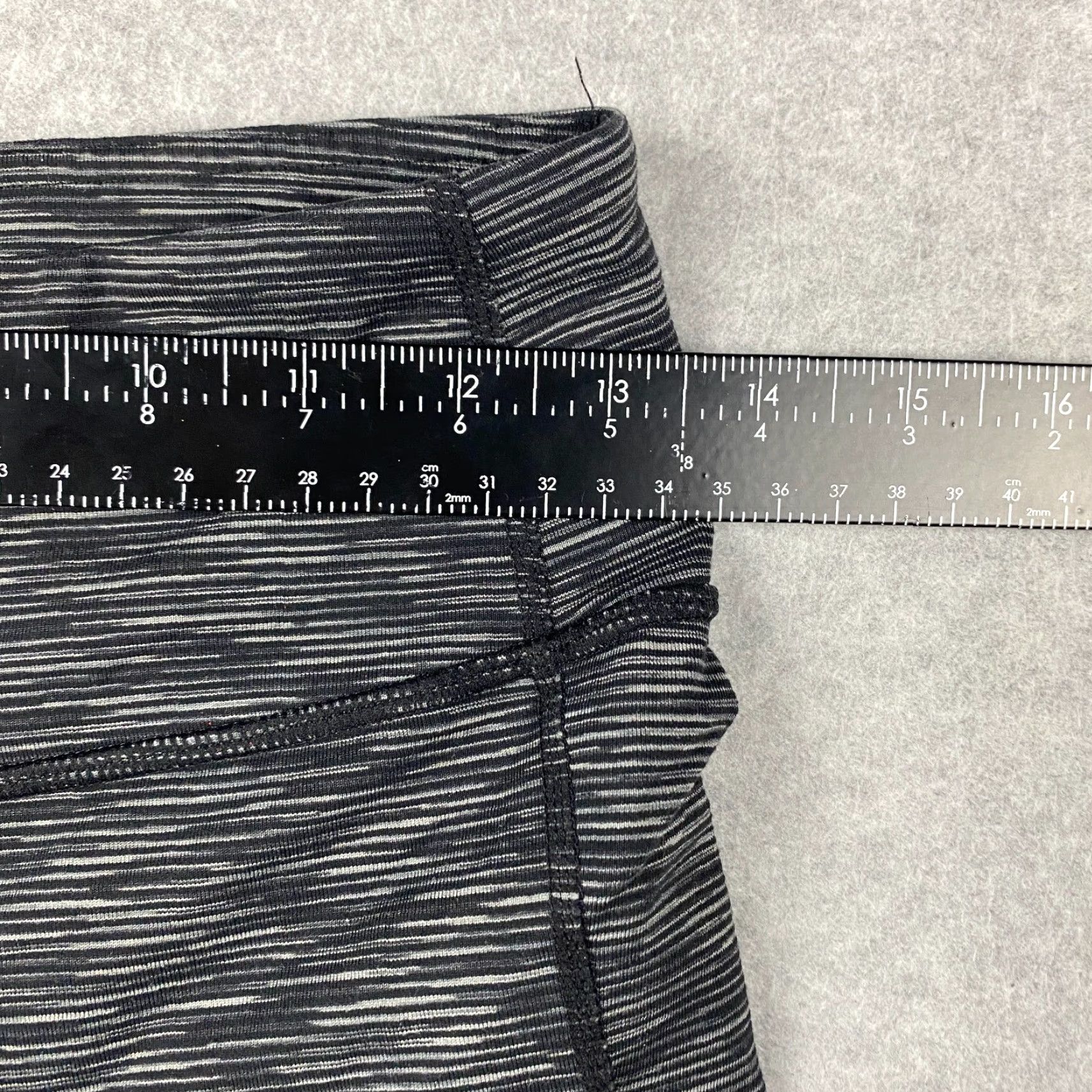 Athleta Athleta Leggings Womens Small S Black Pull On Striped Capri Mid-Rise Stretch Size 26" / US 2 / IT 38 - 4 Thumbnail