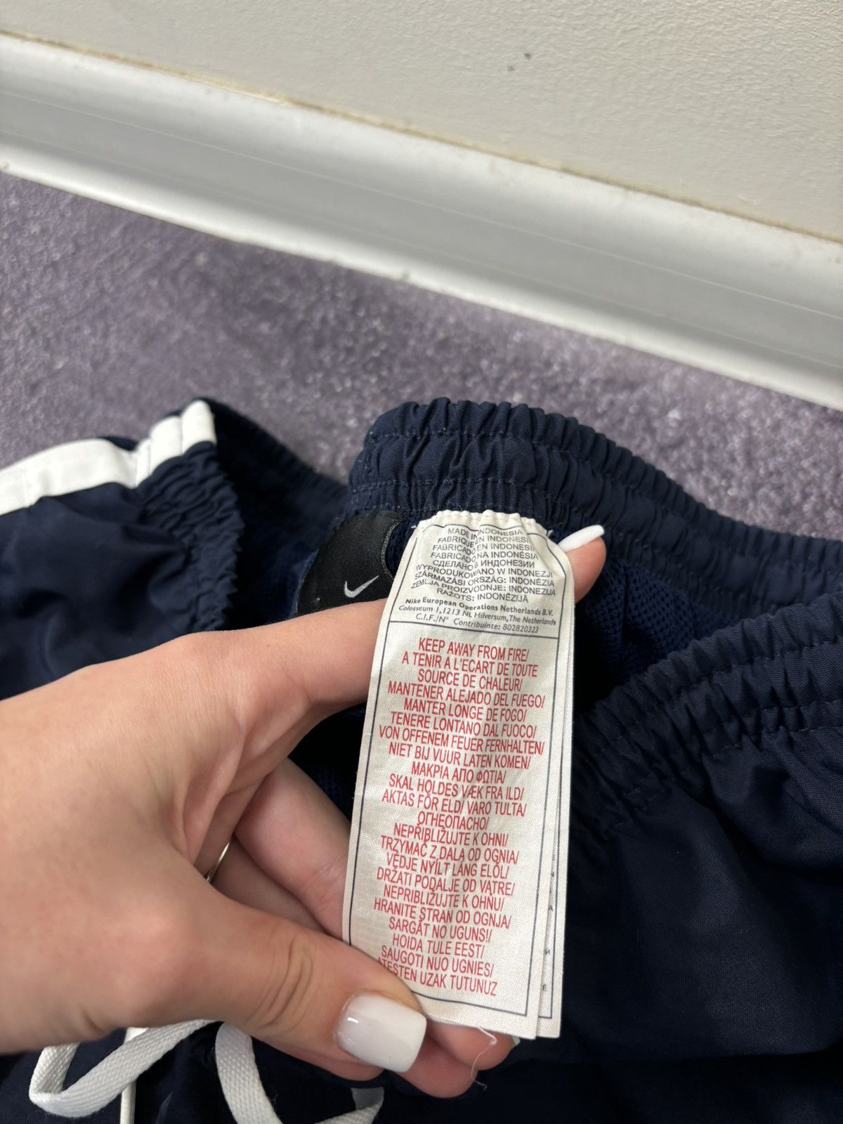 Nike Vintage Nike Y2K Navy/White Hype Nylon Baggy Track Pants Size US 32 / EU 48 - 14 Thumbnail