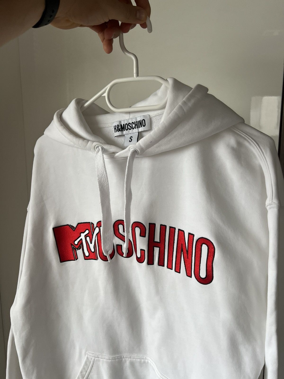 Moschino ‼️Moschino x H&M x Mtv Big Knit Logo White Hoodie‼️ Size US S / EU 44-46 / 1 - 6 Thumbnail