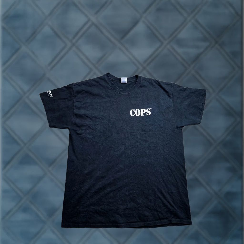 Gildan VINTAGE Gildan Cops Show T Shirt XL Mens Black Short Sleeve Graphic Crewneck 90s Soldiers 2010s? Size US XL / EU 56 / 4 - 1 Thumbnail