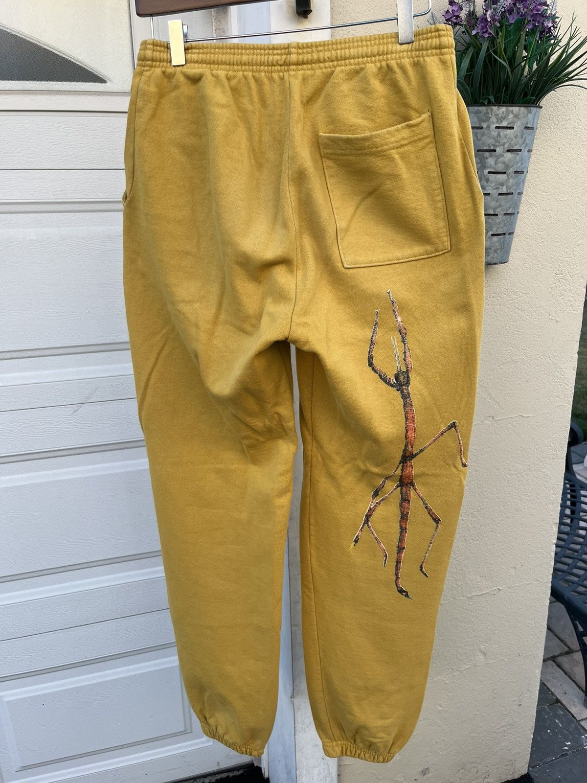 Round Two Round Two Bug sweatpants size M Size US 32 / EU 48 - 3 Thumbnail