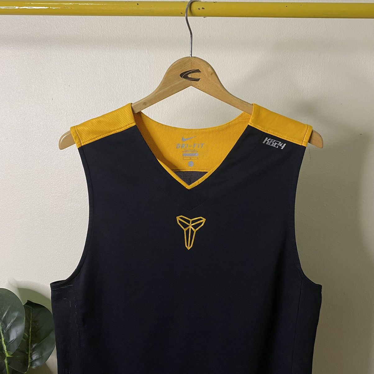 NBA × Nike × Vintage Y2K Nike x Kobe Bryant KB24 Black Mamba Sleeveless Dri Fit Size US M / EU 48-50 / 2 - 2 Thumbnail