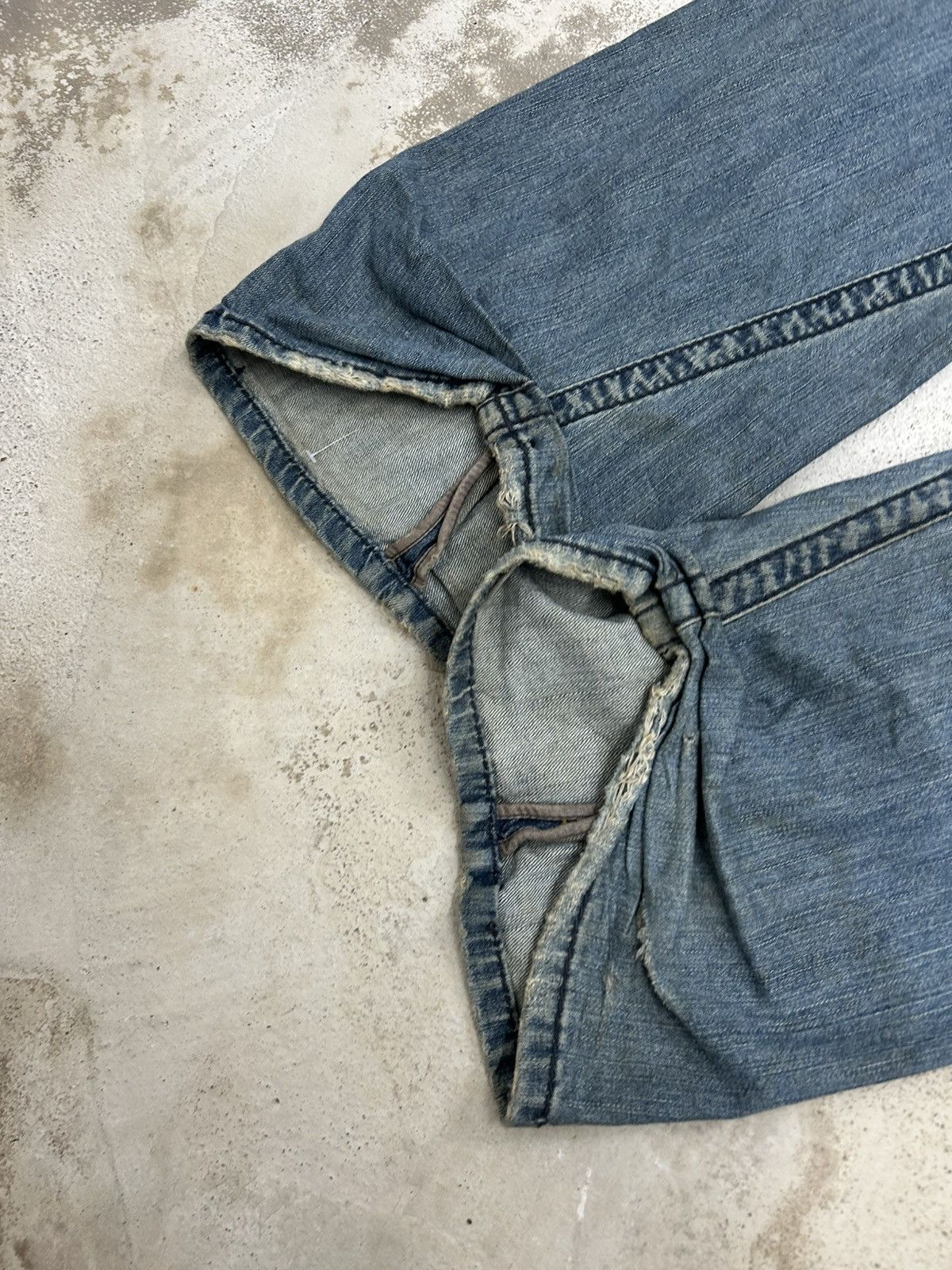 Le Grande Bleu (L.G.B.) Vintage Flare Stitch’s Tailored Denim Japan Uroboro Dirty Size US 32 / EU 48 - 11 Thumbnail