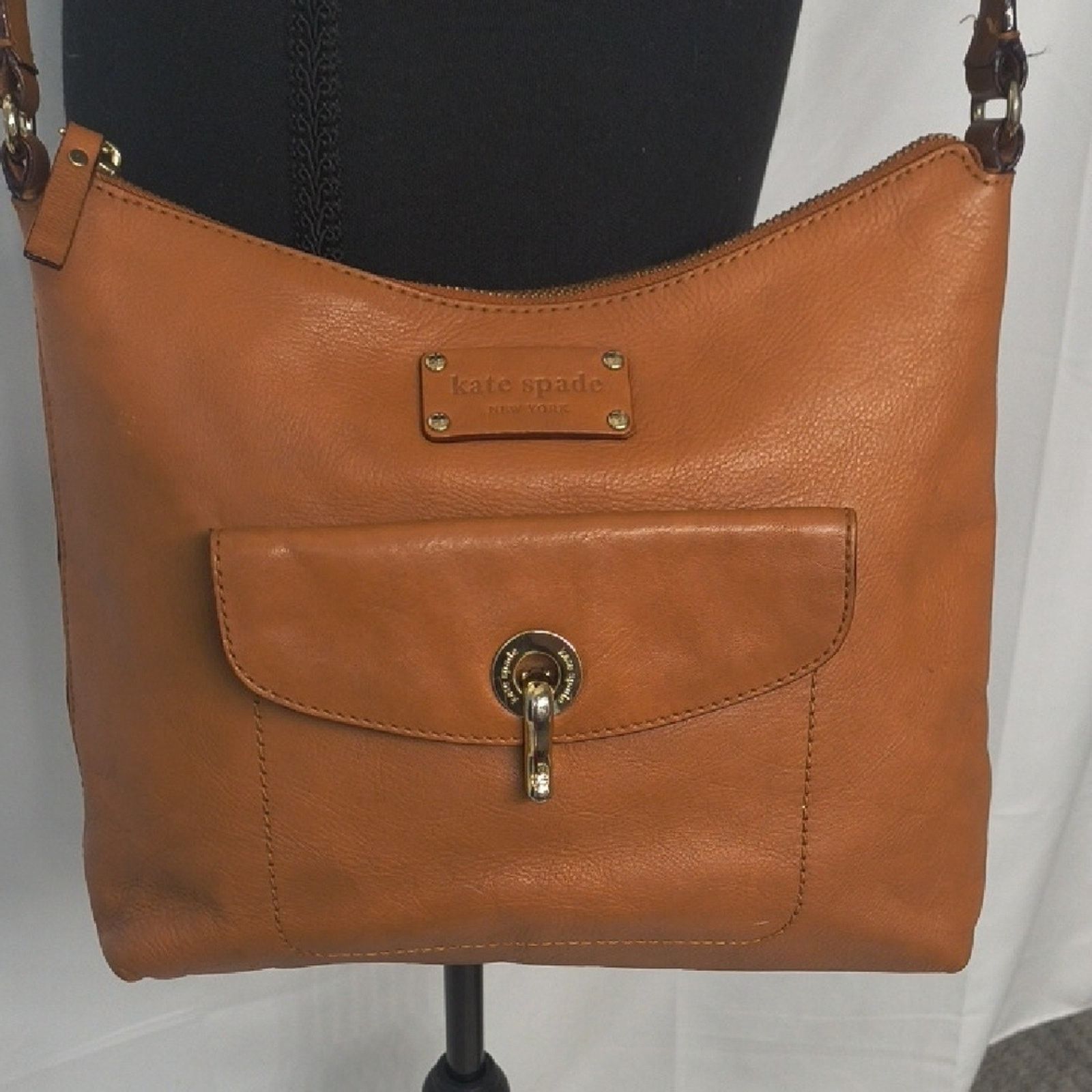 Kate Spade Y2K Kate Spade Leather Shoulder Bag With Hook Lock Pocket Size ONE SIZE - 1 Thumbnail