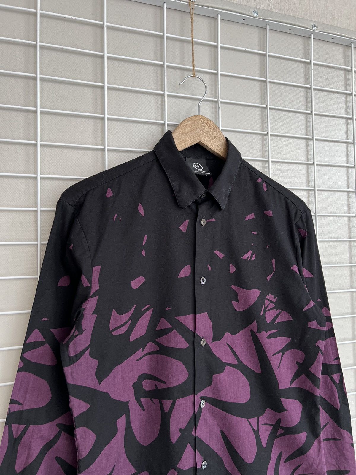 Alexander McQueen Alexander McQueen Swallow Bard Button Shirt Size IT46 or S Size US S / EU 44-46 / 1 - 3 Thumbnail