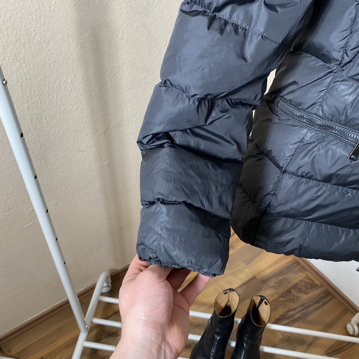 Moncler Down jacket Moncler Gene Giubbotto Women’s Size XL / US 12-14 / IT 48-50 - 13 Thumbnail