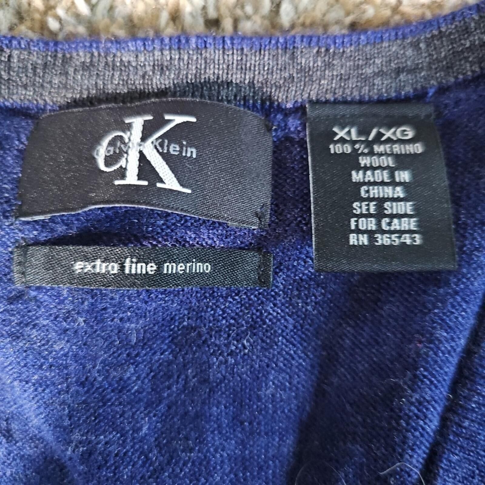 Calvin Klein Calvin Klein XL 100% Merino Wool Vneck Sweater Size US XL / EU 56 / 4 - 4 Thumbnail