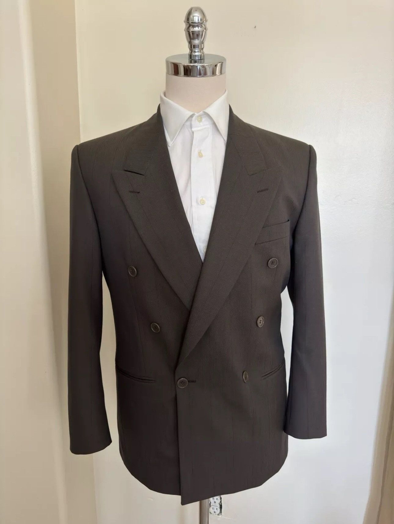 Yves Saint Laurent Yves Saint Laurent Made in France DB Peak Lapel Blazer 40R Size 40R - 3 Thumbnail