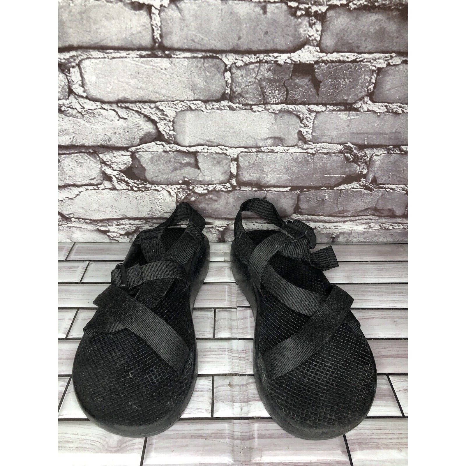 Chaco Chaco Black Synthetic Cross Strap Hiking Rubber Sole Sandals Size US 9 / EU 42 - 2 Thumbnail