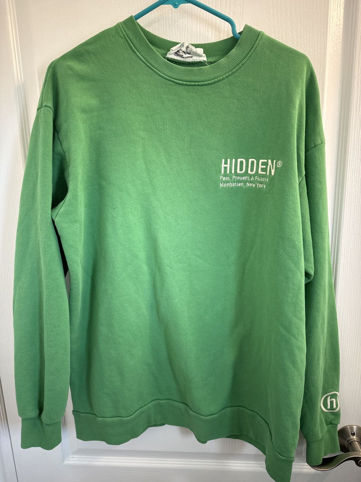 Hidden NY Past,Present & Future Crewneck size shops L