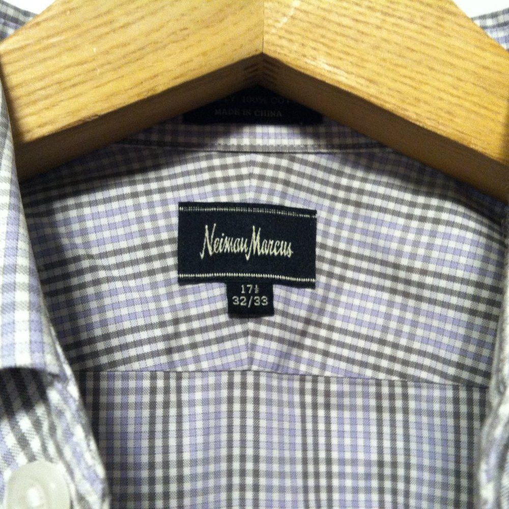 Neiman Marcus NEIMAN MARCUS MENS COTTON CASUAL SHIRT SIZE: 17.5/32-33 Size US XL / EU 56 / 4 - 5 Thumbnail