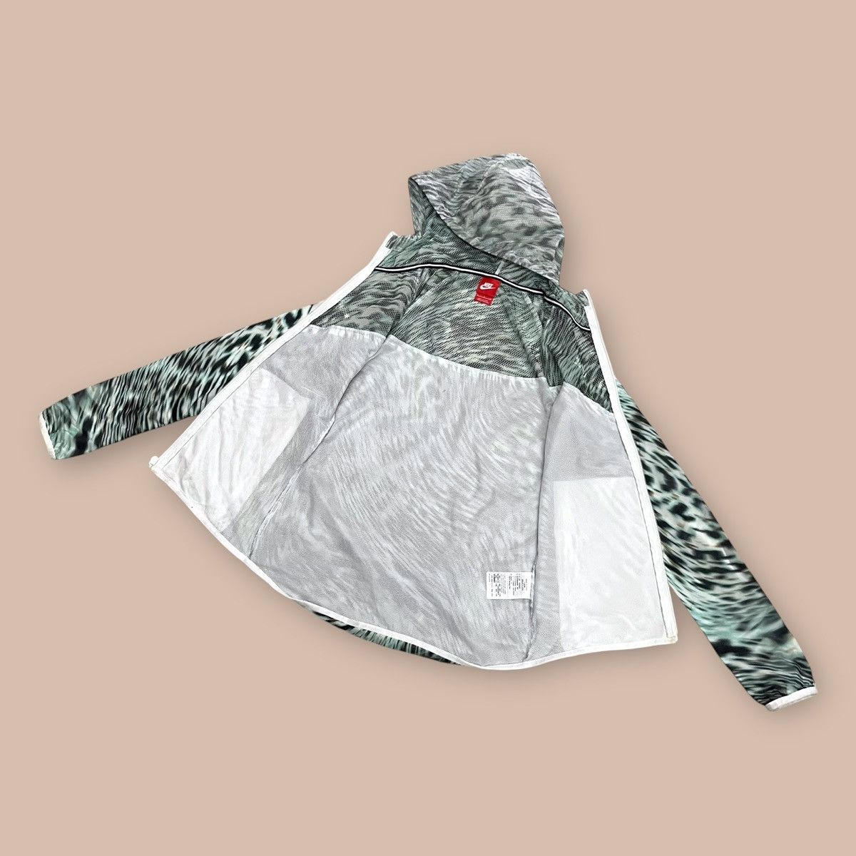 Nike WMNS NIKE TECH WINDRUNNER JACKET Size US S / EU 44-46 / 1 - 3 Thumbnail