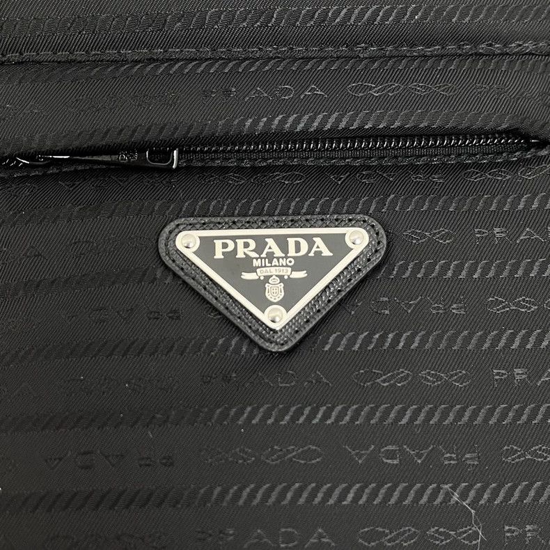 Prada Prada Size 36 Black full logo metal triangle thick vest 2 Size US XS / EU 42 / 0 - 9 Thumbnail