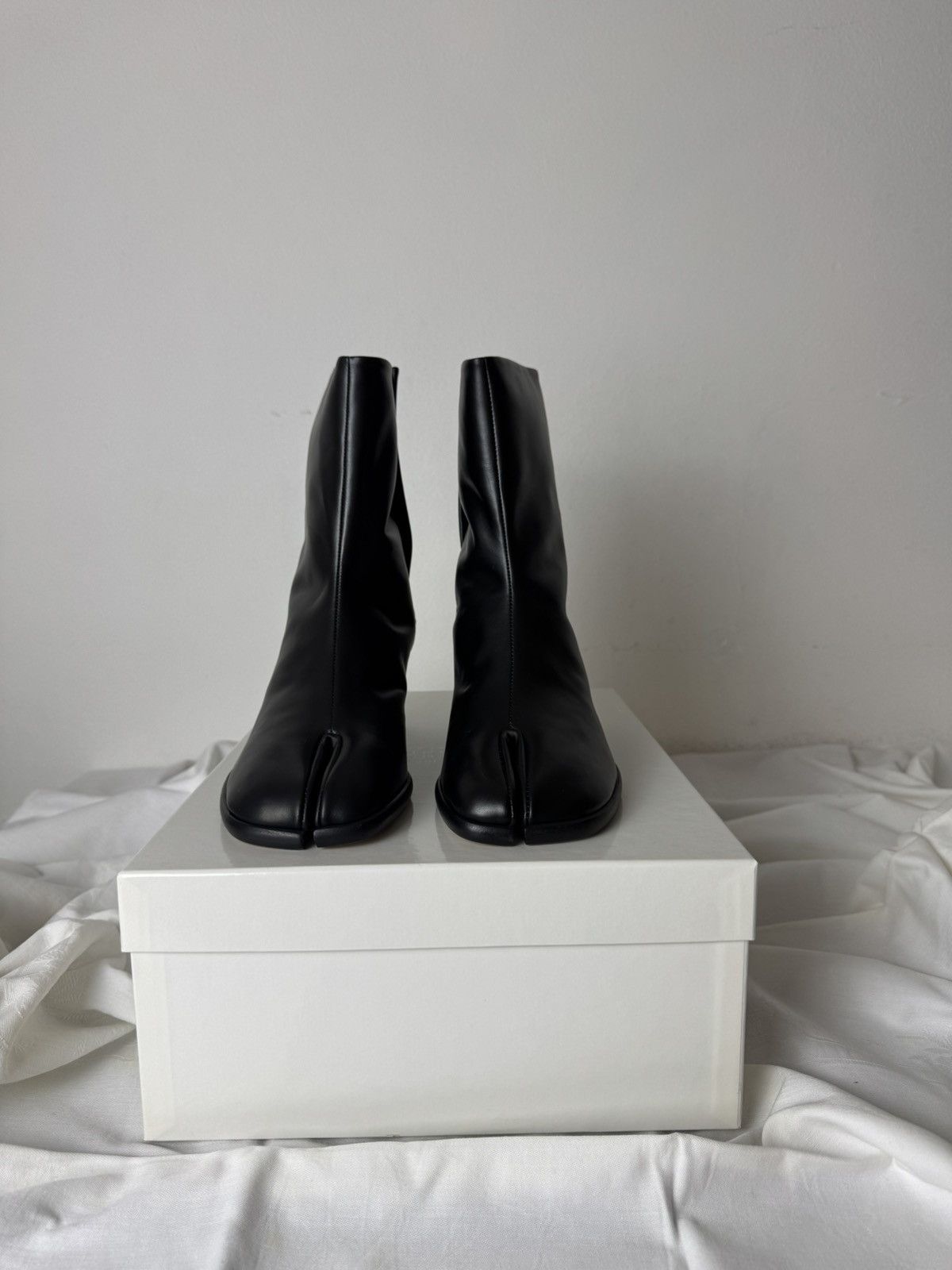 Maison Margiela Maison Margiela Tabi Ankle Boots - Black 40 Size US 7 / EU 40 - 3 Thumbnail
