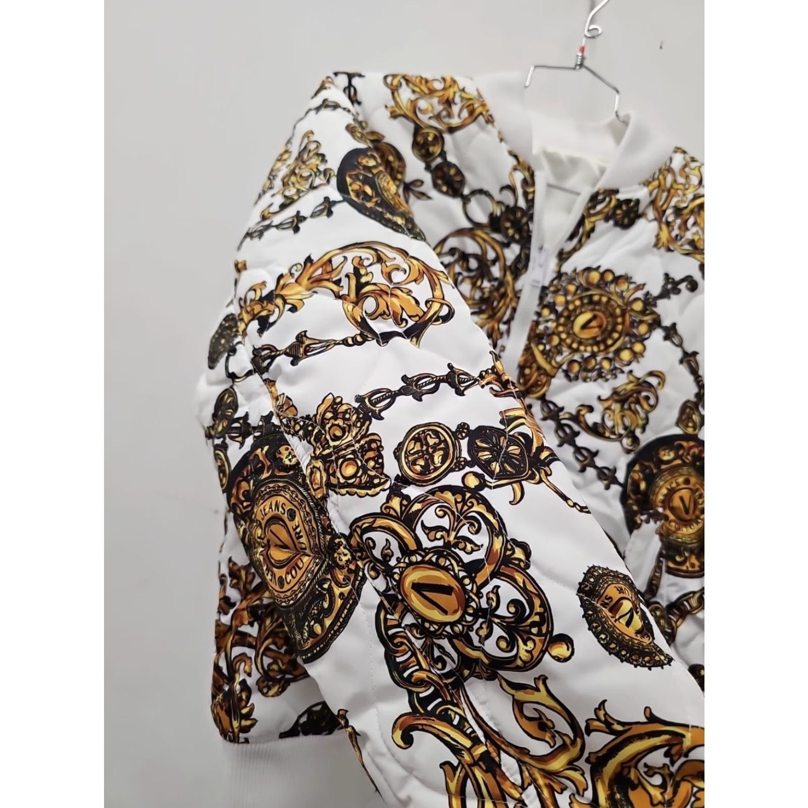 Versace VINTAGE Versace Jeans Couture BAROQUE Luxury Puffer REVERSIBLE Bomber Jacket Medium Mens Size US 31 - 3 Thumbnail