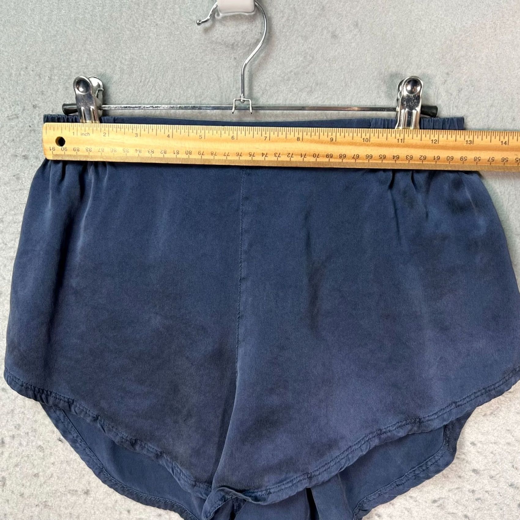 Lunya Lunya Womens XS Blue Silk Lounge Sleep Shorts Elastic Waistband Lightweight Silk Lounge Shorts XS Blue Women’s Shorts Short All Season Casual Size 26" / US 2 / IT 38 - 6 Thumbnail
