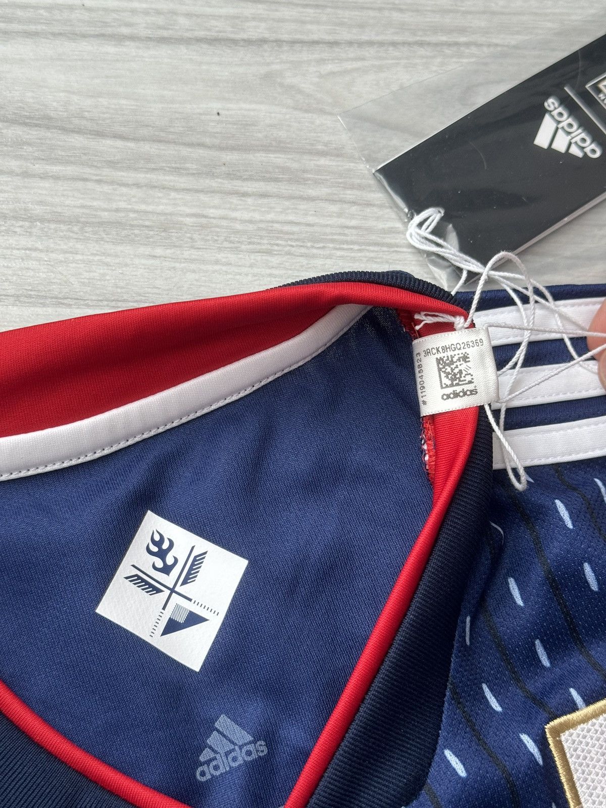 Adidas × Japanese Brand JAPAN 2017-2018 HOME SHIRT FOOTBALL SOCCER JERSEY ADIDAS Size US M / EU 48-50 / 2 - 9 Thumbnail