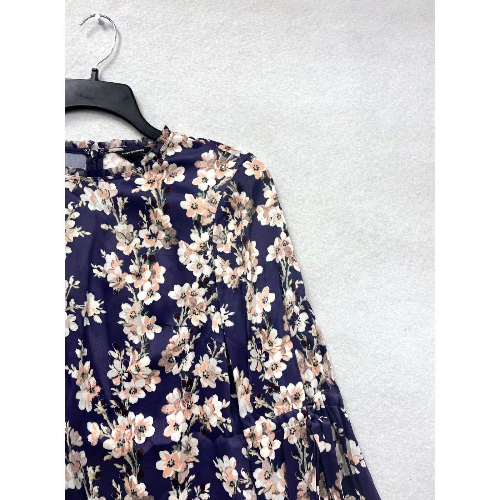 Club Monaco VINTAGE Club Monaco Blouse Floral Navy M Unisex Adults Crew Neck Long Sleeve Polyester Viscose Size M / US 6-8 / IT 42-44 - 6 Thumbnail