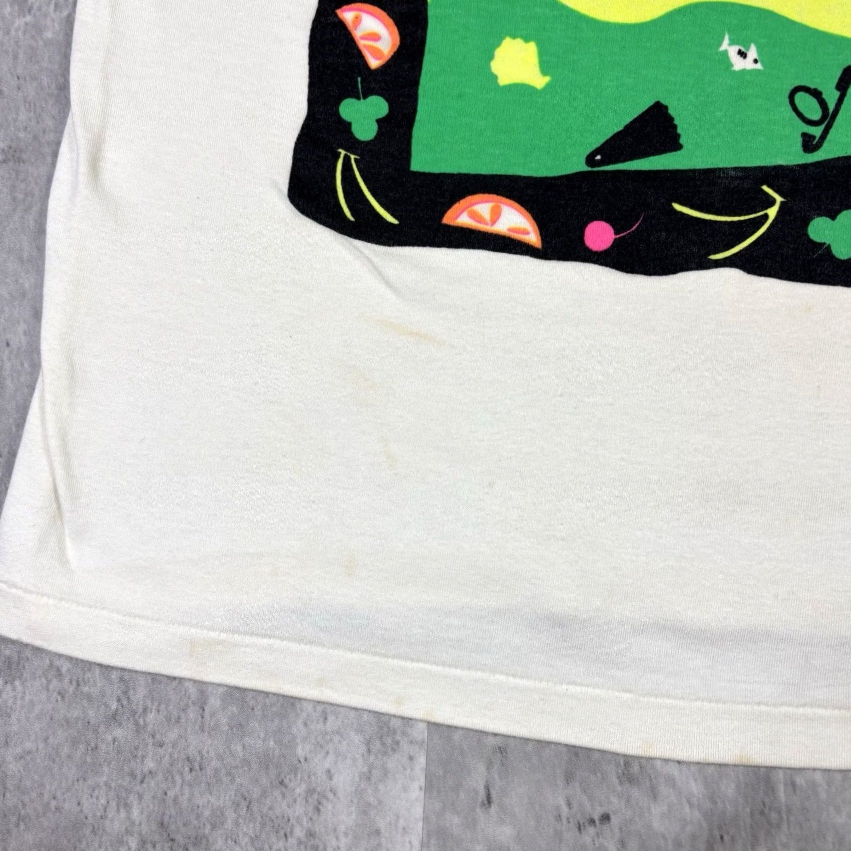 Vintage VINTAGE Barbados Beach T-Shirt Shirt Men S White Cotton Graphic Print Art 80s 90s Size US S / EU 44-46 / 1 - 5 Thumbnail
