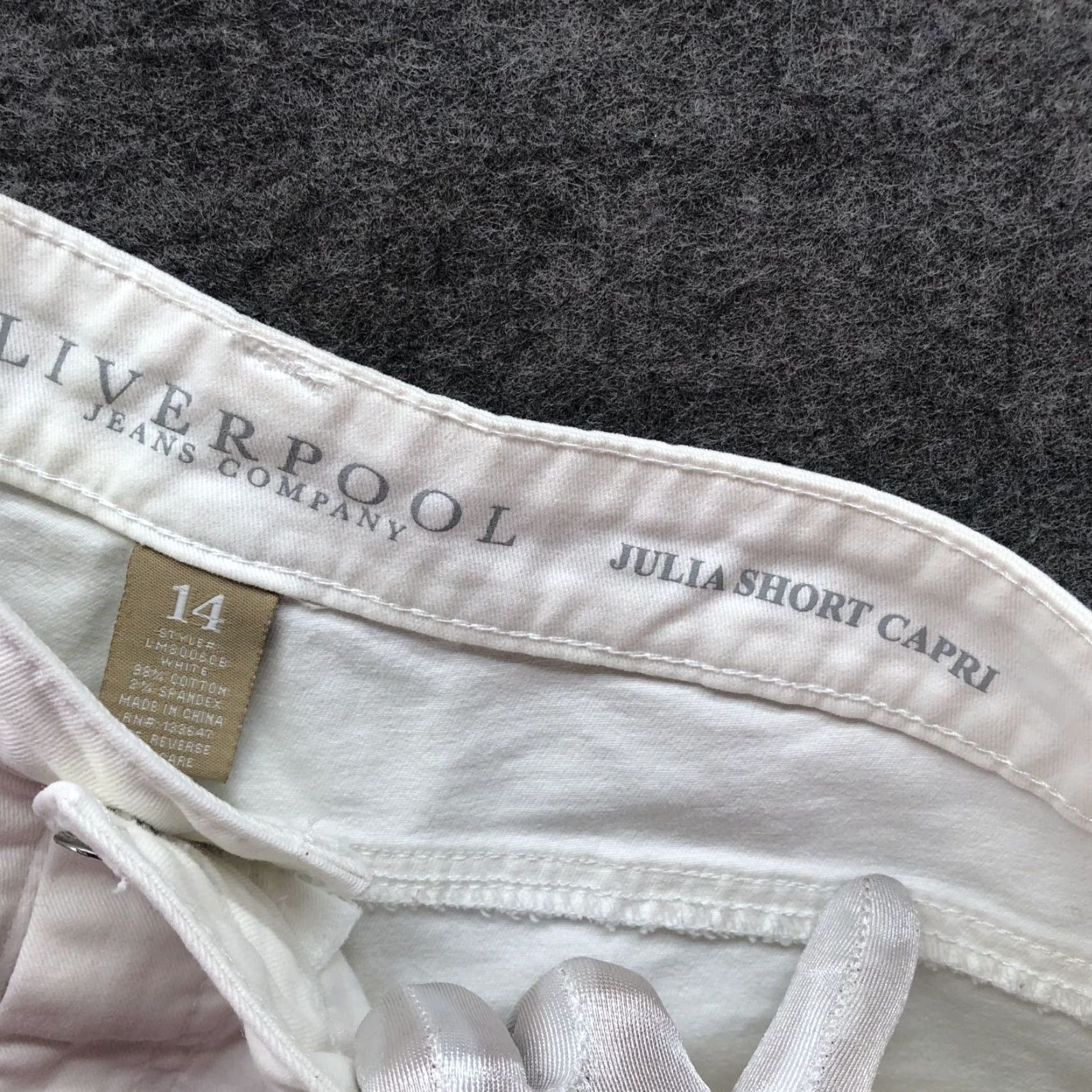 Vintage Liverpool Jeans Capri Shorts Womens 14 White Stretch Mid Rise 5-Pocket Denim Capri Size 36" / US 14 / IT 50 - 7 Thumbnail