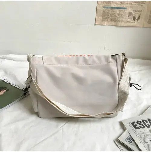 VIBE Fashion y2k cartoon graphic shoulder messenger bag vintage Size ONE SIZE - 7 Thumbnail