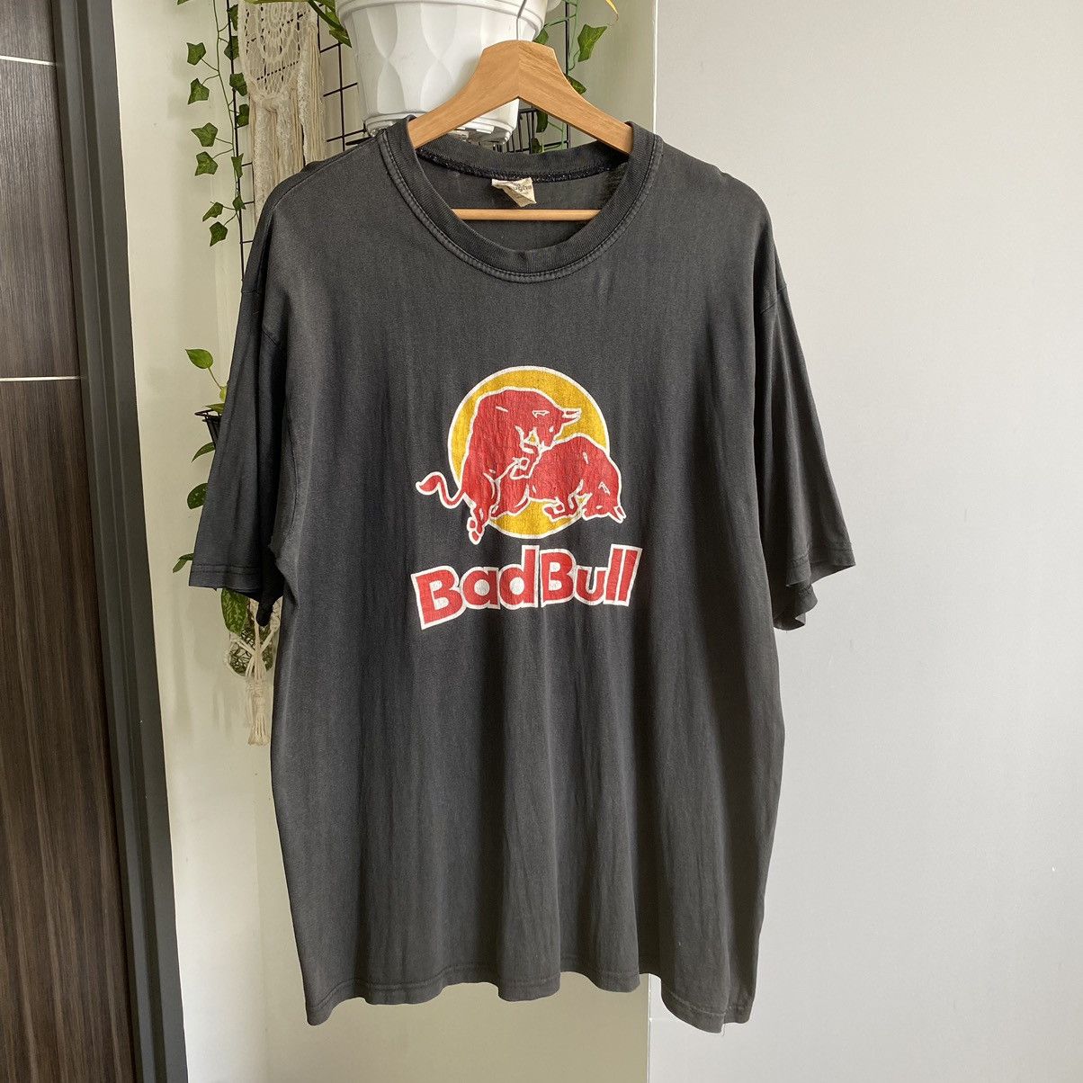 Man Made In Australia Thrashed Faded Vintage 90s Bad Bull ERD GRUNGE PORNSTAR TEE Size US XL / EU 56 / 4 - 1 Thumbnail