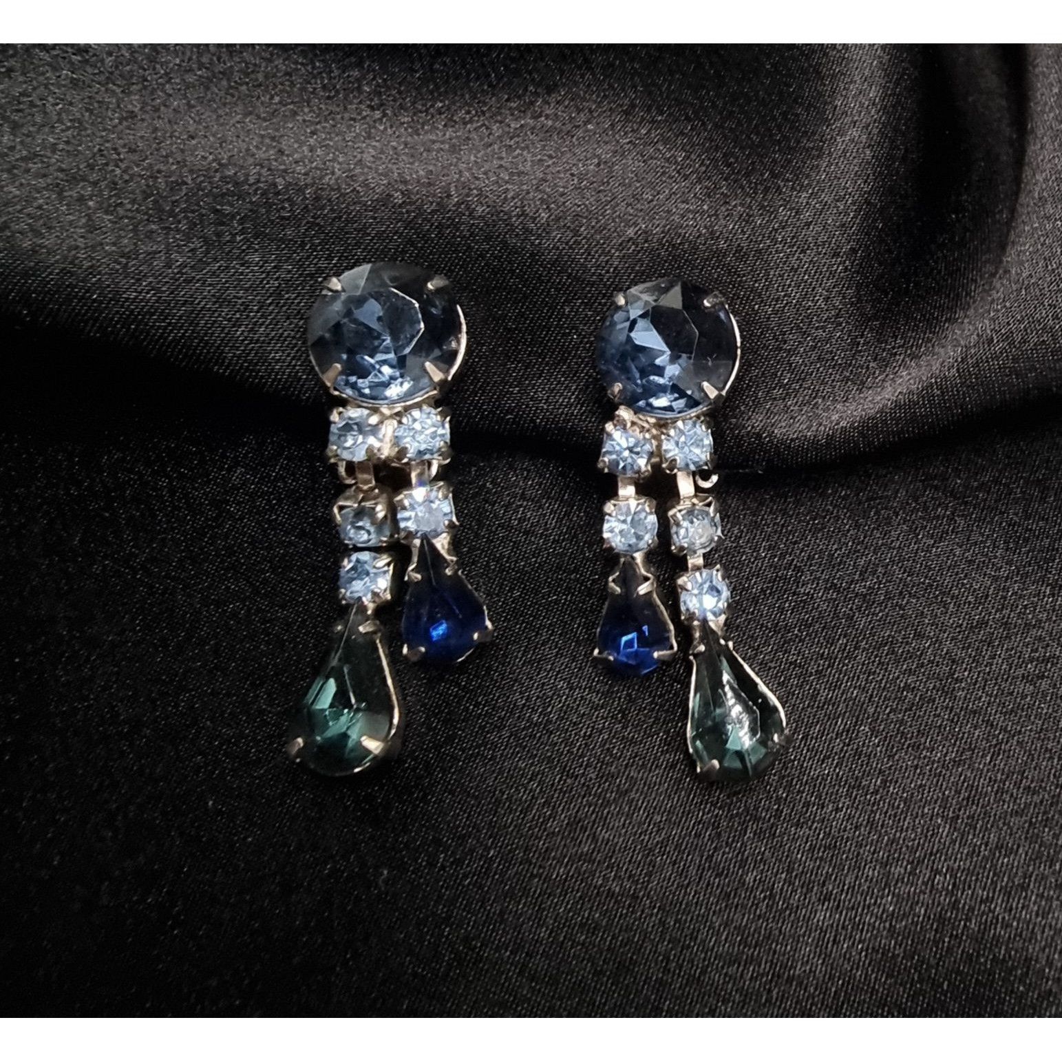 Vintage Vintage 1960's Blue Rhinestone Drop Clip-On Earrings Size ONE SIZE - 1 Thumbnail