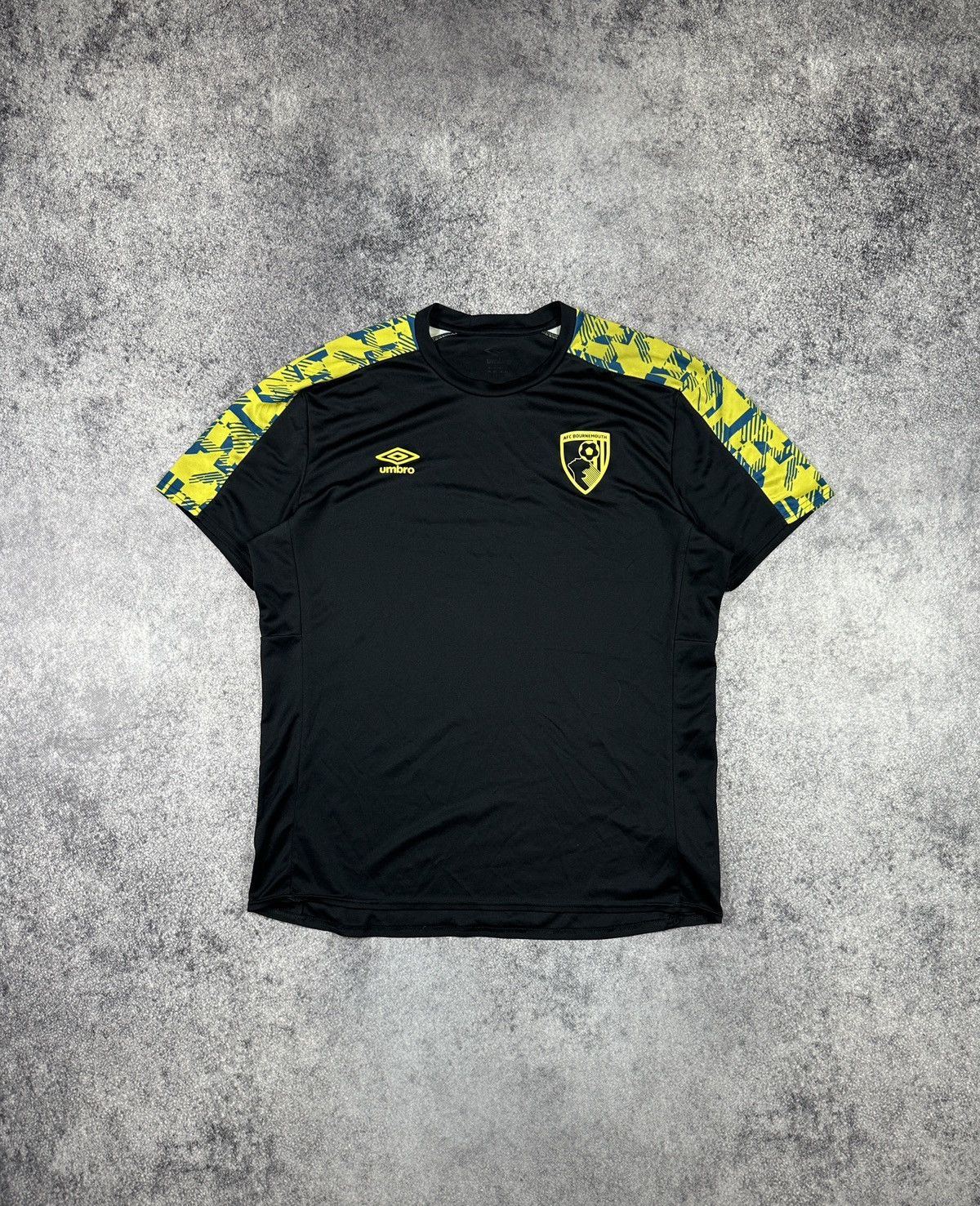 Umbro Umbro AFC BOURNEMOUTH Soccer Jersey Streetwear Training Tee Size US S / EU 44-46 / 1 - 1 Thumbnail