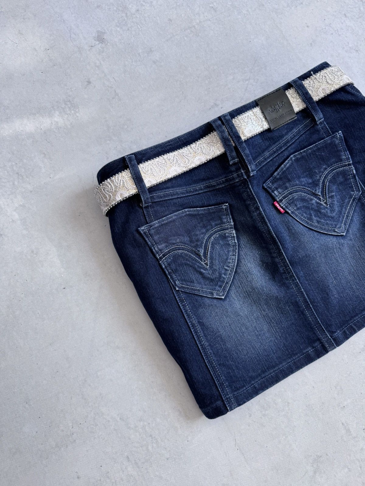 Levi's Levi’s Cropped Mini Y2K Denim Skirt + Japan Style Belt Size 27" / US 4 / IT 40 - 3 Thumbnail