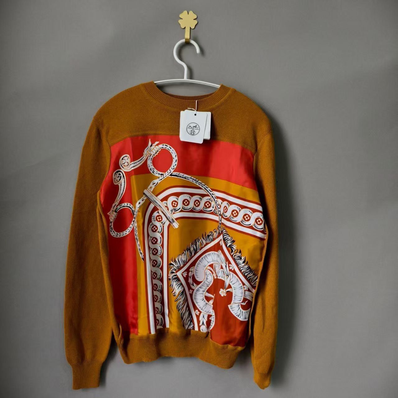 Hermes Hermes Retro Sweater M Women Size M / US 6-8 / IT 42-44 - 1 Thumbnail