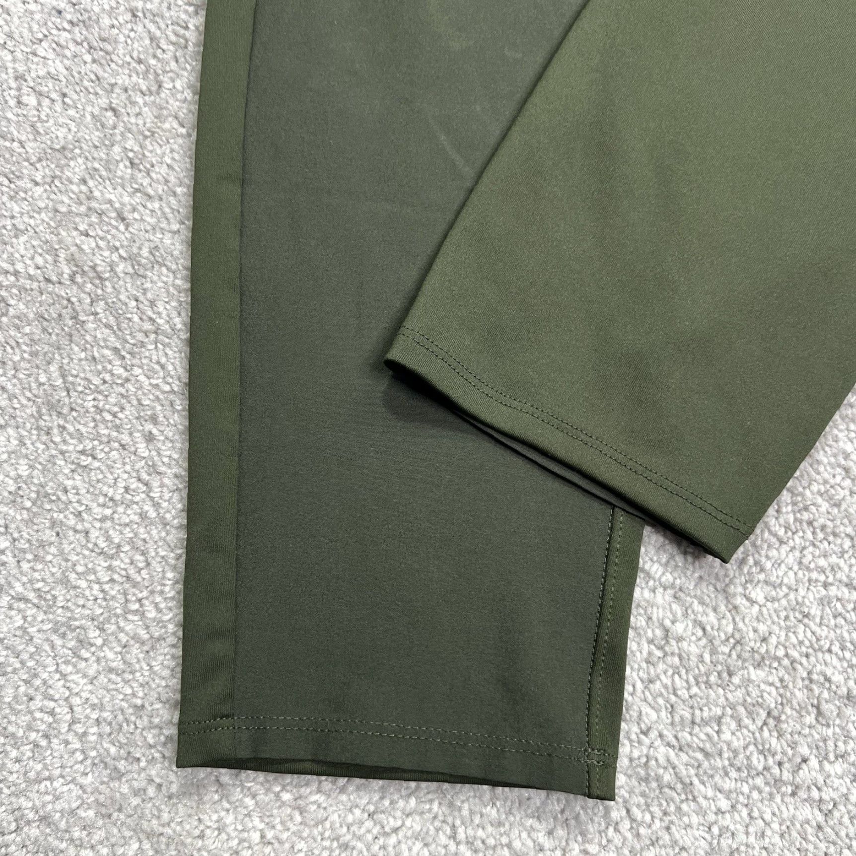 Abercrombie & Fitch VINTAGE? No — Abercrombie & Fitch Jogger Pants Mens Size Medium 28” Inseam Taper Stretch Green Size US 31 - 6 Thumbnail