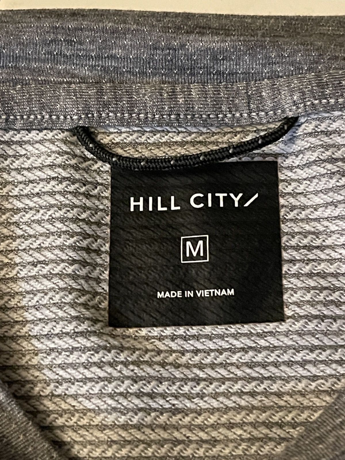 Gap Hill City T Shirt Men’s Medium Performance Running Workout Size US M / EU 48-50 / 2 - 3 Thumbnail