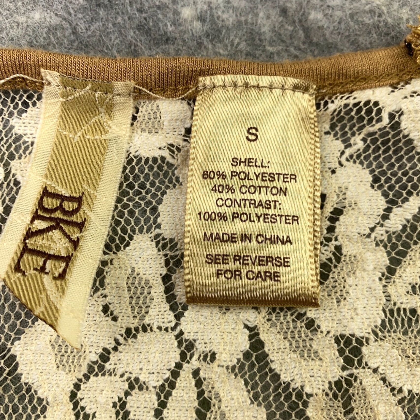 BKE BKE Womens Blouse Shirt 3/4 Sleeve Beige Sheer Gauze Sequin Front V-Shape Neck Adult Small Size S / US 4 / IT 40 - 7 Thumbnail